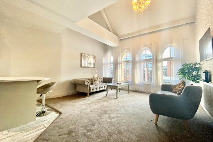 2 Bedroom Apartment To Rent In York Place, York Place, Leeds, West Yorkshire, LS1