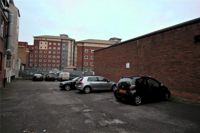 Garage / Parking To Rent In Royal Crescent Road, Southampton SO14