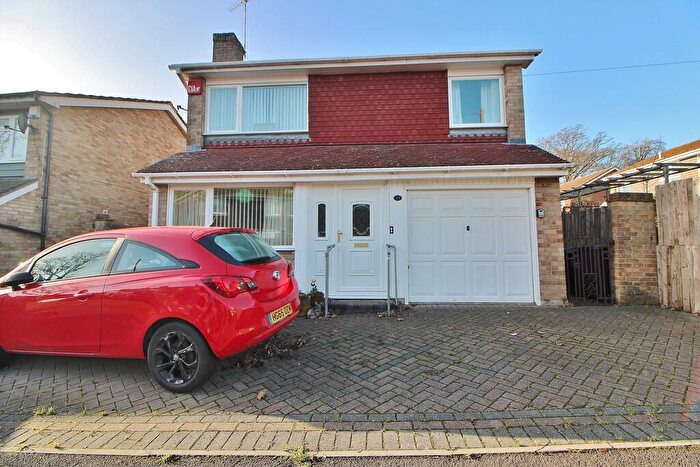 4 Bedroom Detached House For Sale In Alameda Way, Waterlooville, PO7