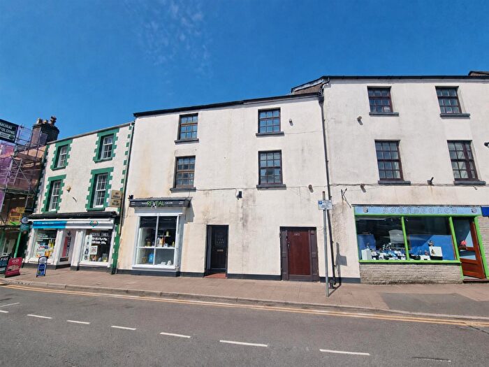 2 Bedroom Flat To Rent In Market Place, Coleford, GL16