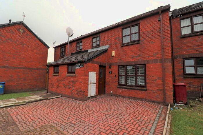 3 Bedroom Mews To Rent In Oxford Close, Blackburn, BB1