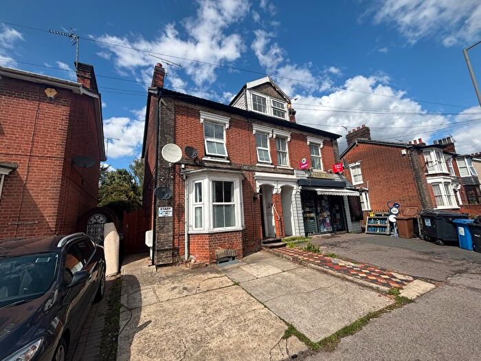 4 Bedroom Semi Detached House For Sale In Spring Road, Ipswich, IP4