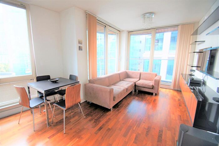 2 Bedroom Flat To Rent In Leftbank Apartments, Spinningfields, M3