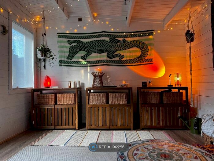 2 Bedroom Flat To Rent In Brownhill Road, London, SE6