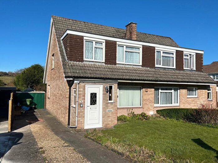 3 Bedroom Semi-Detached House For Sale In Shaftgate Avenue, Shepton Mallet, BA4