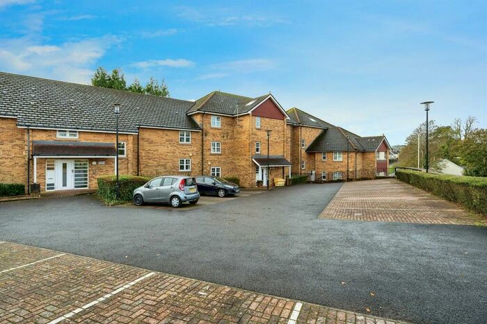 2 Bedroom Apartment To Rent In Park Street, Bridgend, CF31