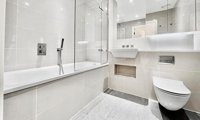 1 Bedroom Apartment To Rent In Saffron Central Square, Pinnacle Apartments, CR0