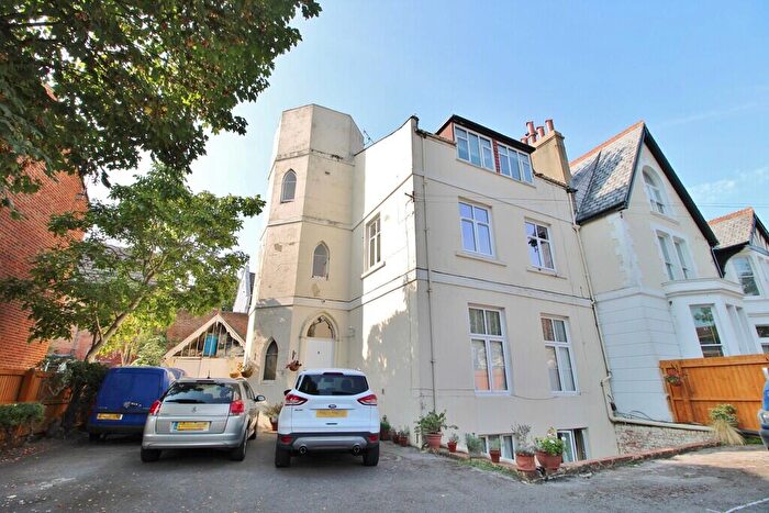 2 Bedroom Flat For Sale In Nelson Road, Southsea, PO5
