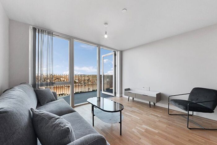 2 Bedroom Flat To Rent In The Oakwood, Colina Road, London, N15