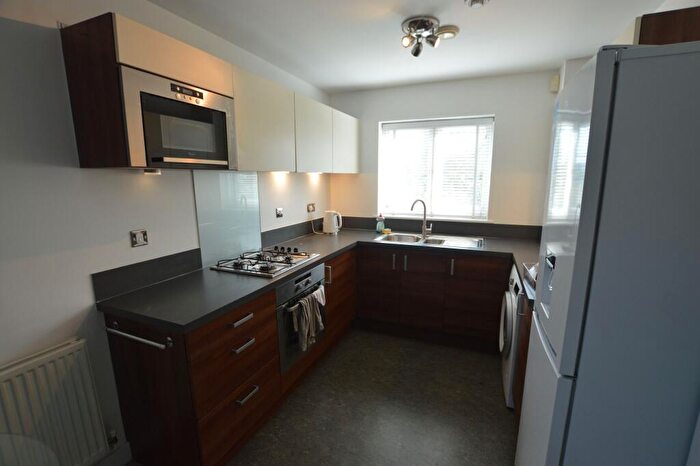 2 Bedroom Flat To Rent In Bridge Court, RM2