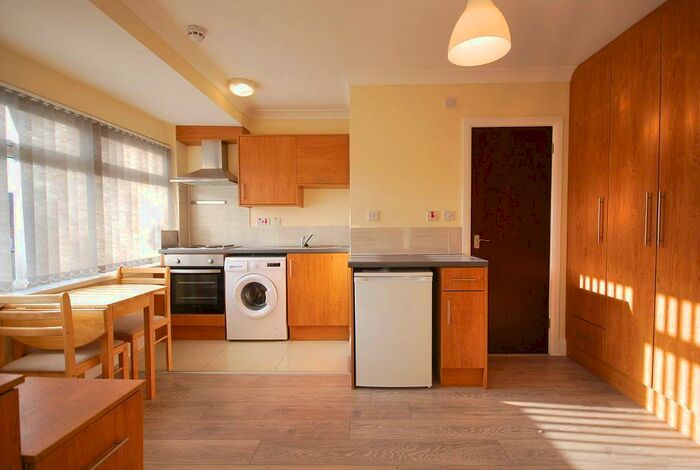 Studio To Rent In Central Road, Wembley, Middlesex, HA0