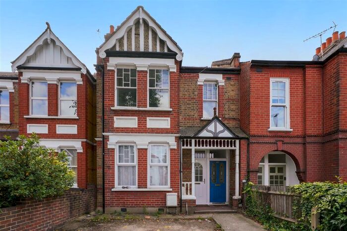 3 Bedroom Flat To Rent In Little Ealing Lane, Ealing, W5