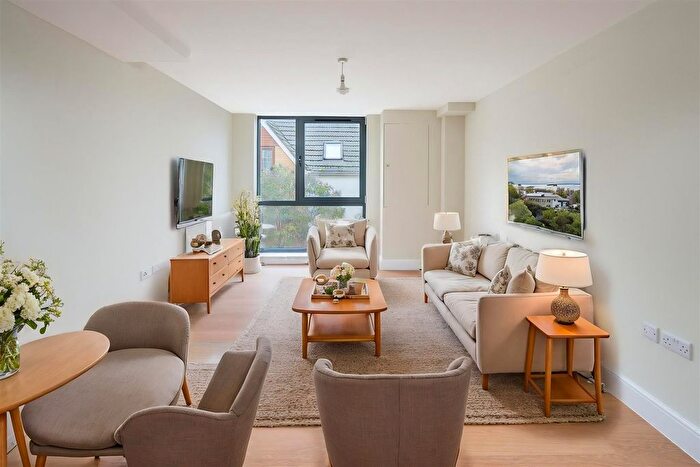 1 Bedroom Flat To Rent In Cameron Road, Seven Kings, IG3