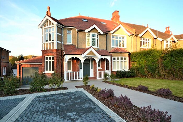 3 Bedroom Apartment To Rent In Lancaster Avenue, Cockfosters, EN4