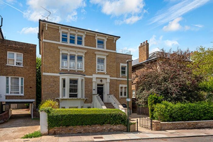 2 Bedroom Flat For Sale In Mount Ararat Road, Richmond, TW10