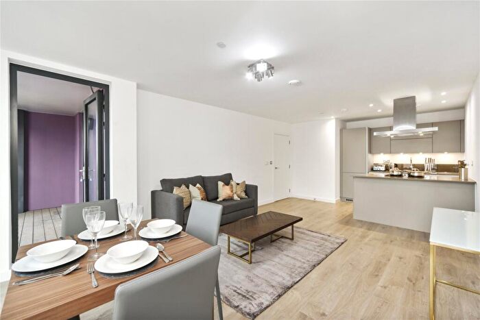 1 Bedroom Flat To Rent In Williamsburg Plaza London, E14