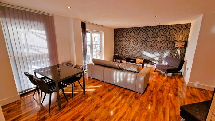 2 Bedroom Apartment To Rent In , Taylorson St South, M5