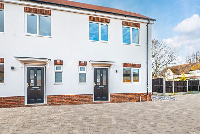 2 Bedroom End Terrace House For Sale In Eastwoodbury Lane, Southend-On-Sea, SS2