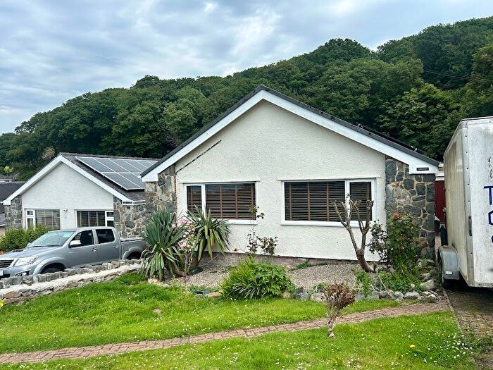 3 Bedroom Bungalow To Rent In Bron Y Graig, Harlech, LL46