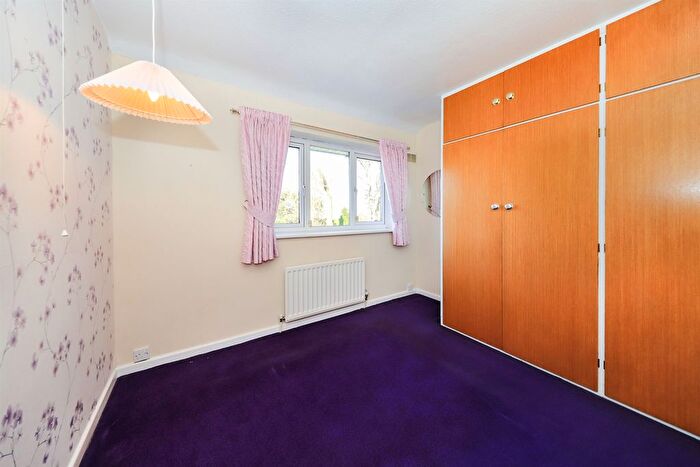 3 Bedroom Semi-Detached House For Sale In Waverley Crescent, Lanesfield, Wolverhampton, WV4