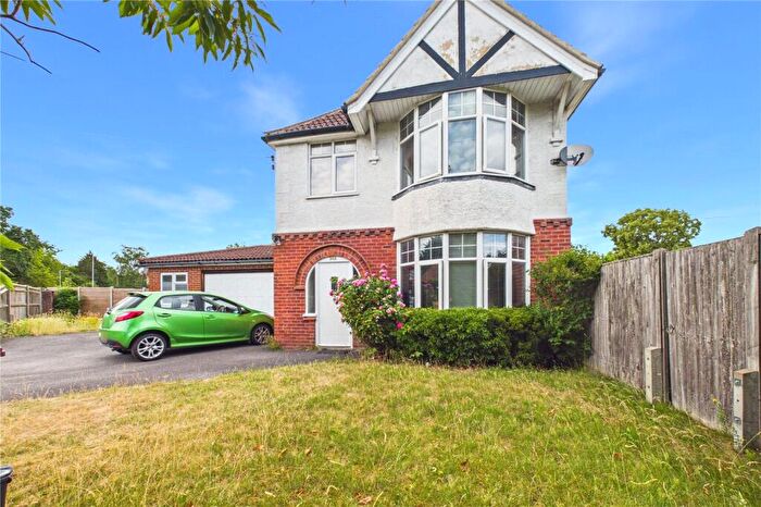 3 Bedroom Detached House To Rent In The Meadway, Tilehurst, Reading, Berkshire, RG30