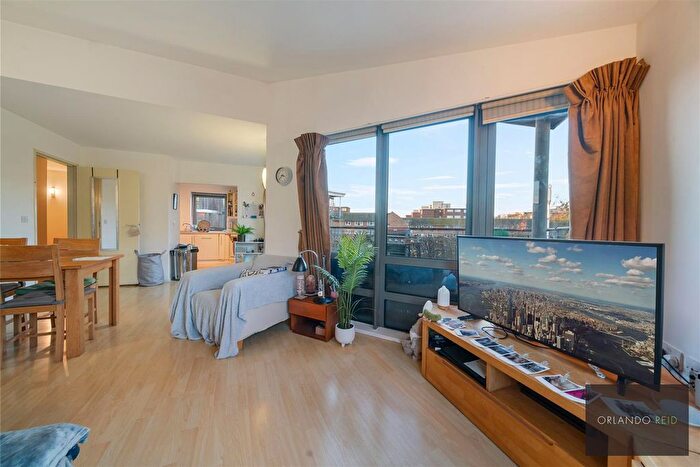 1 Bedroom Flat To Rent In Clapham Road, London, SW9