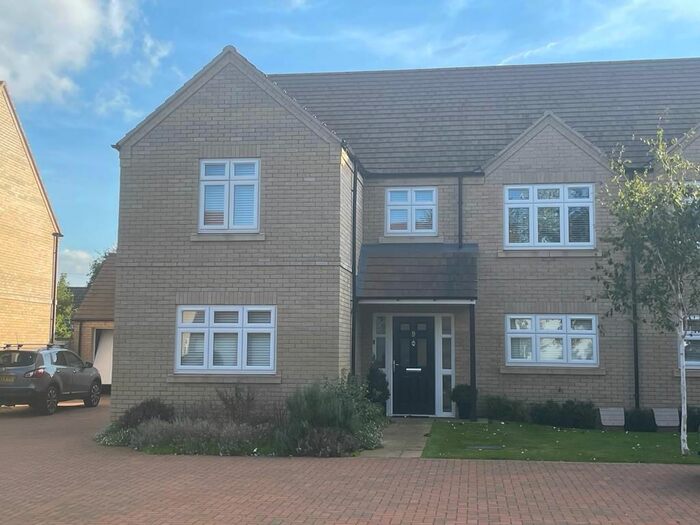4 Bedroom Semi-Detached House To Rent In The Briers, Stamford, PE9