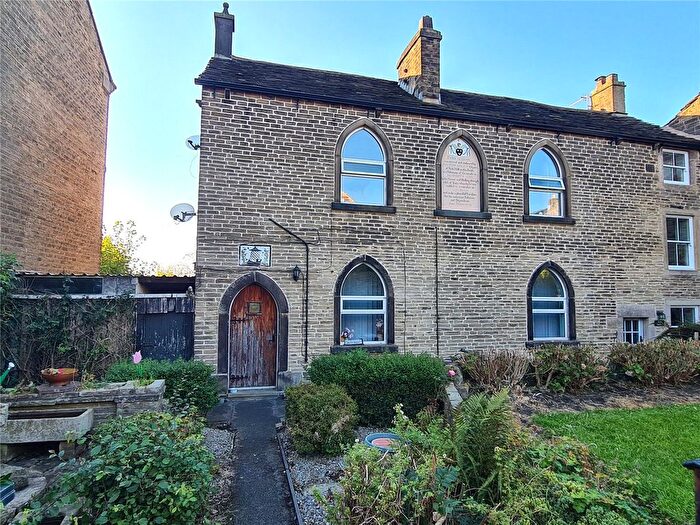 1 Bedroom Flat To Rent In Hague Street, Glossop, Derbyshire, SK13