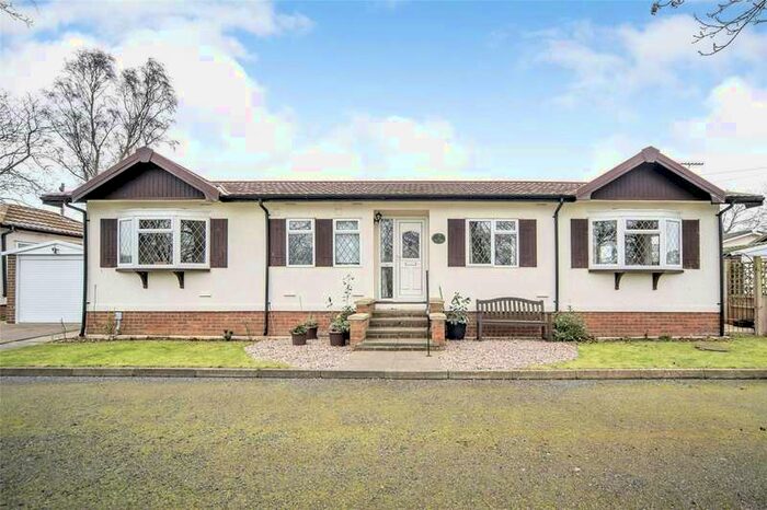 2 Bedroom Mobile Home For Sale In 1 The Green, Pavenham Park, Pavenham, Bedford, MK43