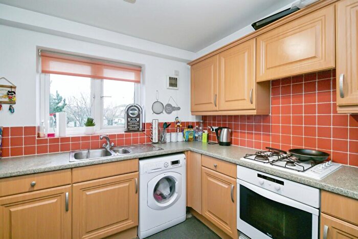 2 Bedroom Flat For Sale In Y Rhodfa, Barry, CF63