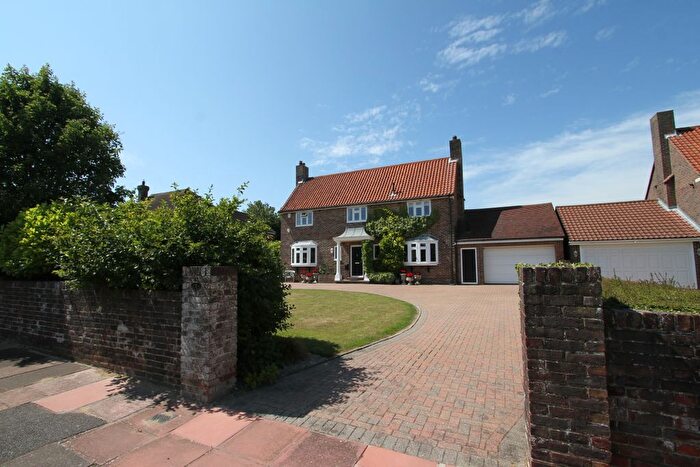 4 Bedroom Detached House For Sale In Old Camp Road, Eastbourne, BN20