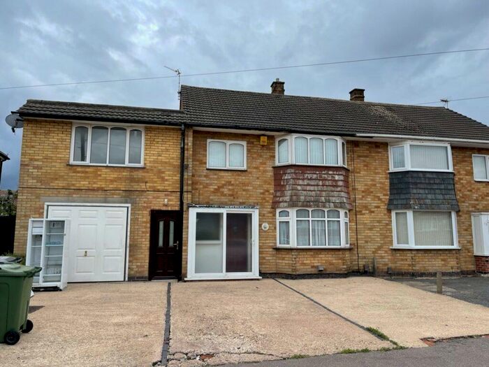 5 Bedroom Semi-Detached House To Rent In Lonsdale Road, Thurmaston, LE4