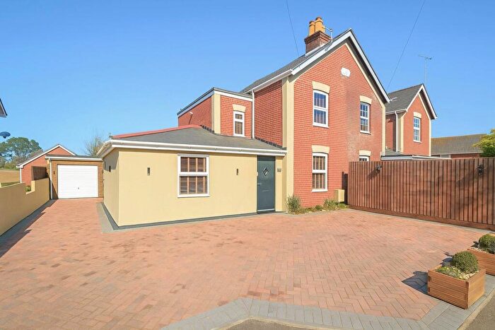 4 Bedroom Semi-Detached House For Sale In Ideal Family Home * Apse Heath, PO36