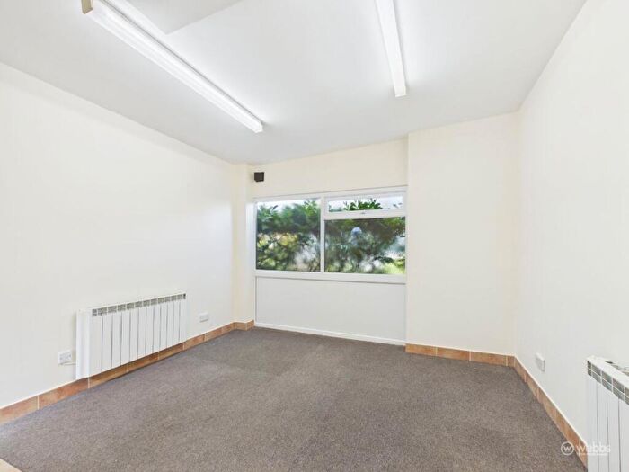 Garage / Parking For Sale In Charlwood, The Green, Croydon, CR0
