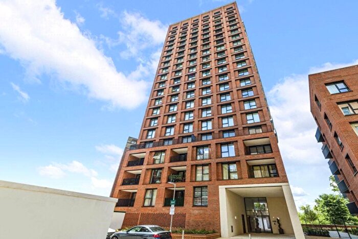 2 Bedroom Flat To Rent In Rosefinch Apartments, Shearwater Dr, London, NW9