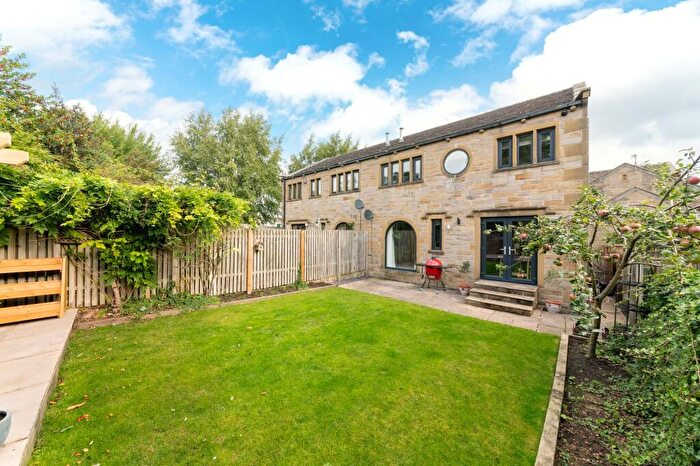 3 Bedroom Semi-Detached House For Sale In Marsh Lane, Shepley, HD8