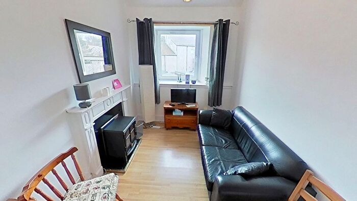 2 Bedroom Flat To Rent In Gorgie Road, Edinburgh, EH11