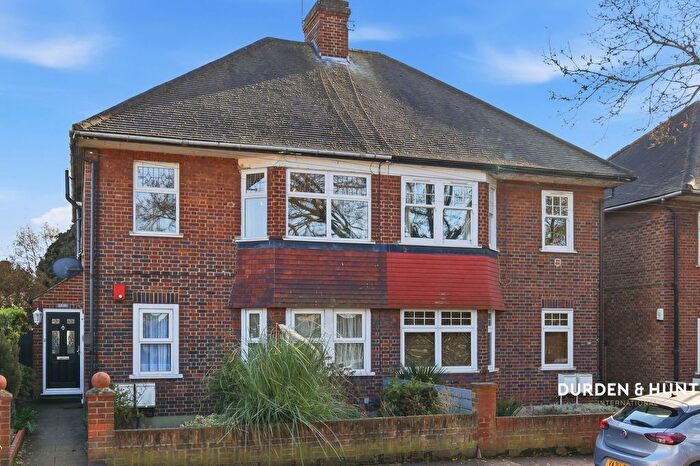 2 Bedroom Flat For Sale In Morgan Avenue, London, E17
