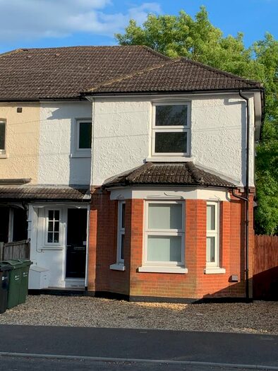 5 Bedroom Semi-Detached House To Rent In Weston Road, Guildford, GU2