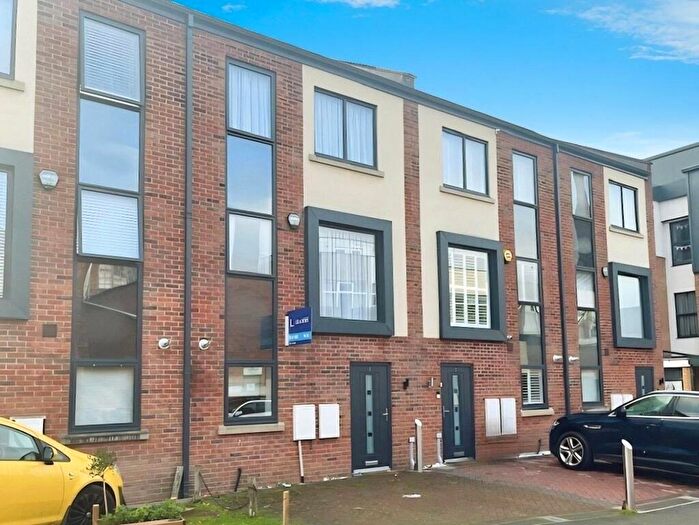 4 Bedroom Terraced House For Sale In Weaver Terrace, Weaver Street, Chester, CH1