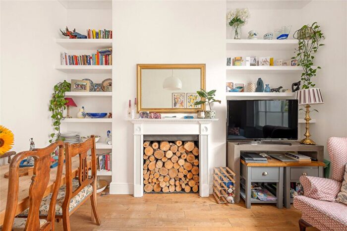2 Bedroom Flat For Sale In Gloucester Avenue, London, NW1
