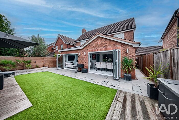3 Bedroom Detached House For Sale In Ash Walk, Sutton Coldfield, B76