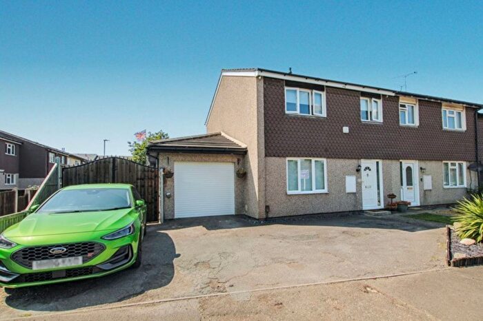 3 Bedroom End Of Terrace House For Sale In Tyefields, Pitsea, SS13