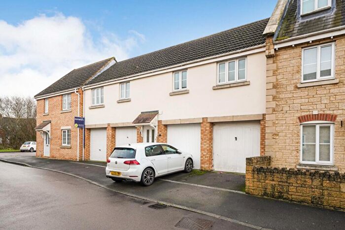 2 Bedroom Coach House To Rent In Mayfly Road, Swindon, SN25