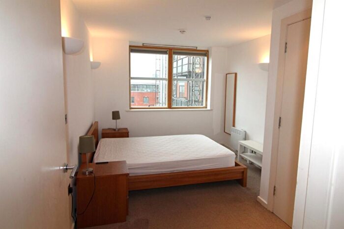 2 Bedroom Apartment To Rent In West Point, Wellington Street, LS1