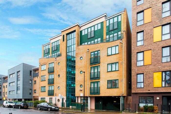 2 Bedroom Apartment To Rent In Stainsby Road, Poplar, E14