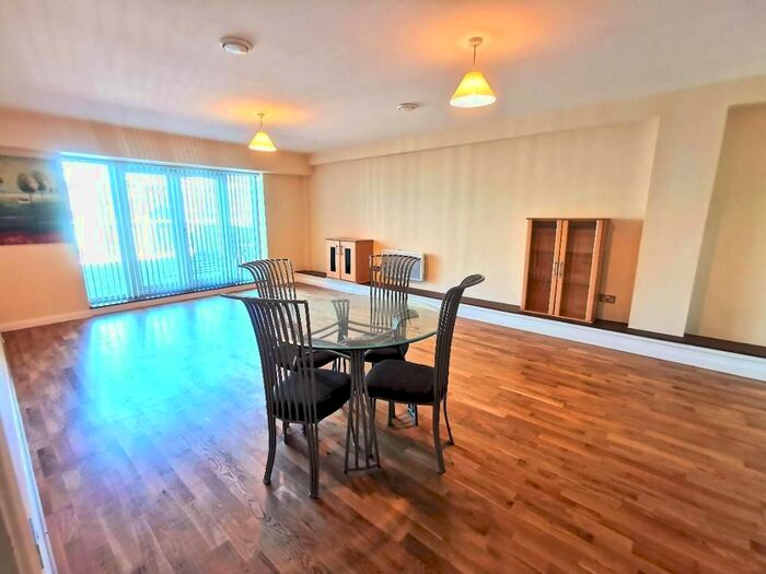 2 Bedroom Flat To Rent In Green Ends, Woolwich, London, SE18