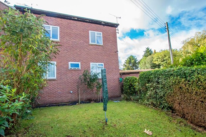 2 Bedroom Maisonette For Sale In Bracken Court, The Drive, Farringdon, EX5