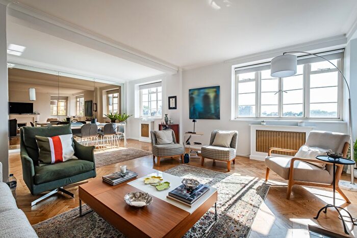 3 Bedroom Flat For Sale In Stanford Road, London, W8