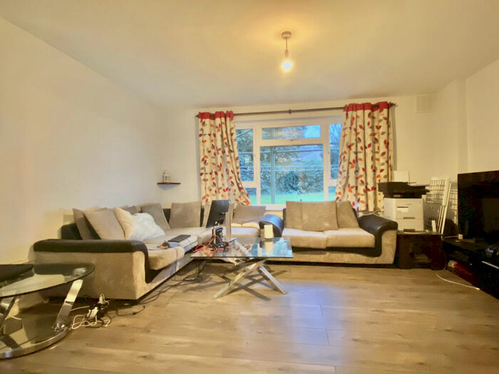 2 Bedroom Flat To Rent In Thornton Heath, CR7